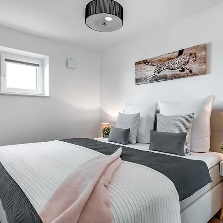 Ebbe Und Flut- Direkt Am Wasser, Hafenblick, Fahrstuhl, Sauna, Ueberdachte Terrasse * Olpenitz