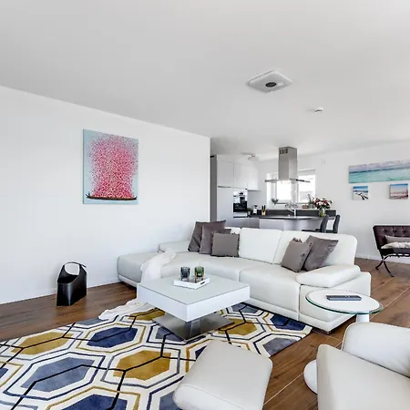 Ebbe Und Flut- Direkt Am Wasser, Hafenblick, Fahrstuhl, Sauna, Ueberdachte Terrasse