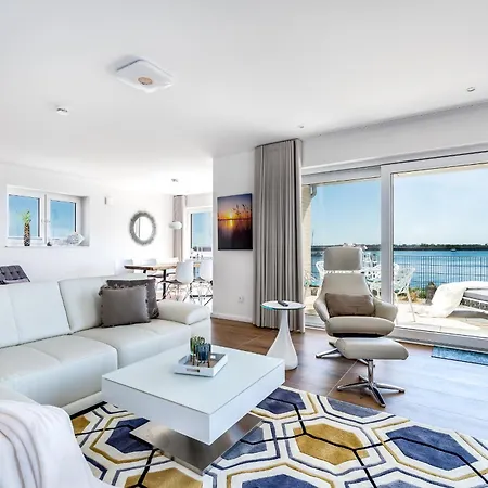Ebbe Und Flut- Direkt Am Wasser, Hafenblick, Fahrstuhl, Sauna, Ueberdachte Terrasse Apartment